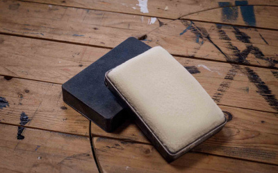 pounce pad poudre peinture en lettres